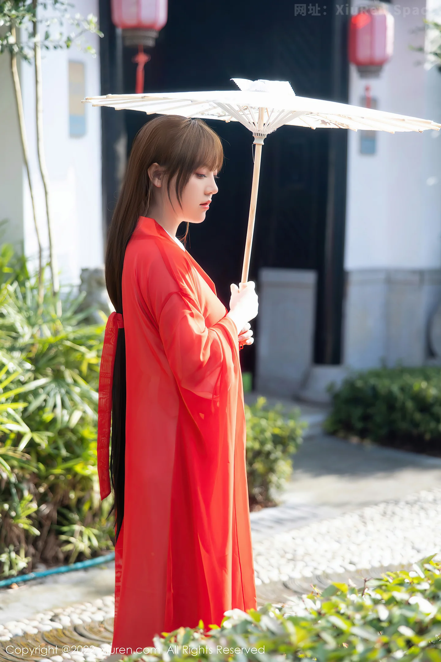 图片[2]-[XiuRen秀人网] VOL.5414 模特豆瓣酱性感红色唐韵古装服饰半脱露傲人豪乳惹火诱惑写真80P-秀人网官方网站